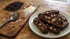 Schoko-Mandel-Biscotti ohne Butter – knusprige Guetzli, die immer gelingen